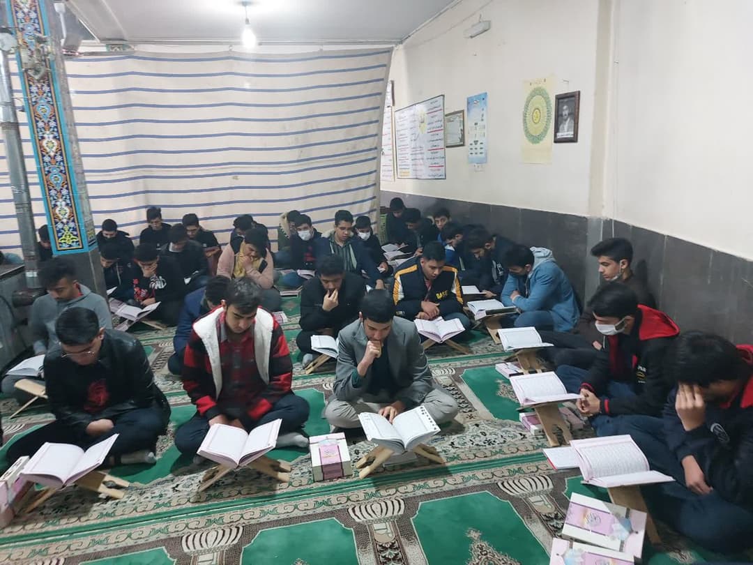 دبیرستان پسرانه شایستگان
